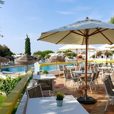 Pedras Da Rainha Resort