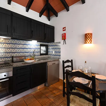 Resort Pedras Da Rainha