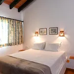 Üdülőközpont Pedras Da Rainha 3*