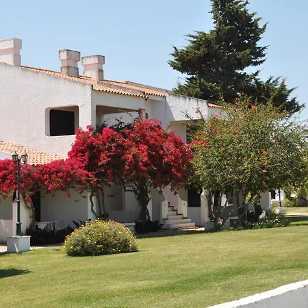 Pedras Da Rainha Semesteranläggning (resort)