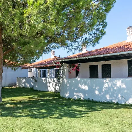 Pedras Da Rainha Resort