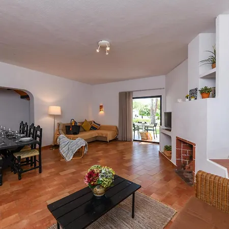 Pedras Da Rainha Resort