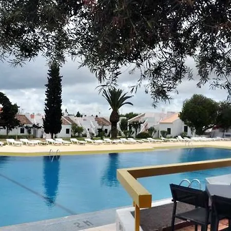 Θέρετρο Pedras Da Rainha 3*